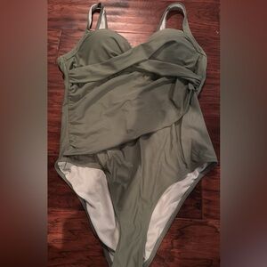 Women’s bathing suit